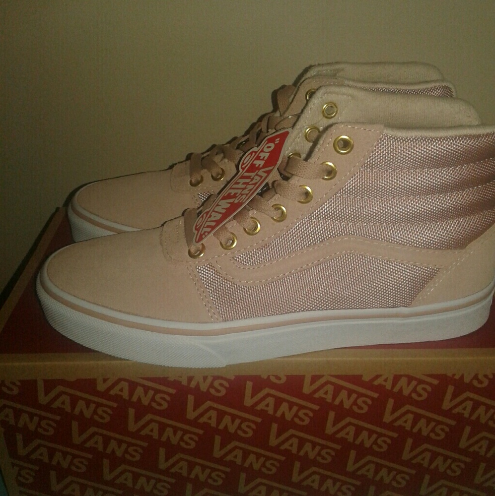 Vans - Picture 2 of 6